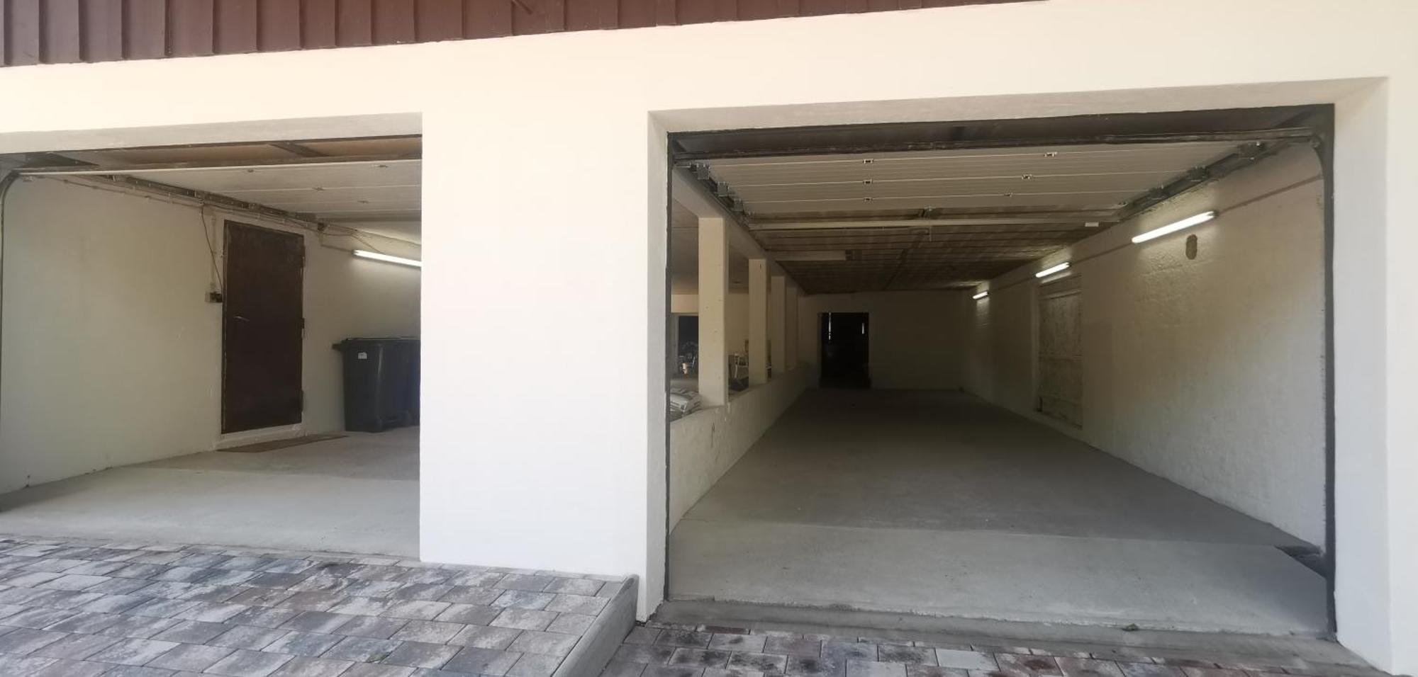 Esc Basel 50 Minuten, Mit 6 Schlafzimmern Fuer 12 Gaeste Und Mehr Apartment *