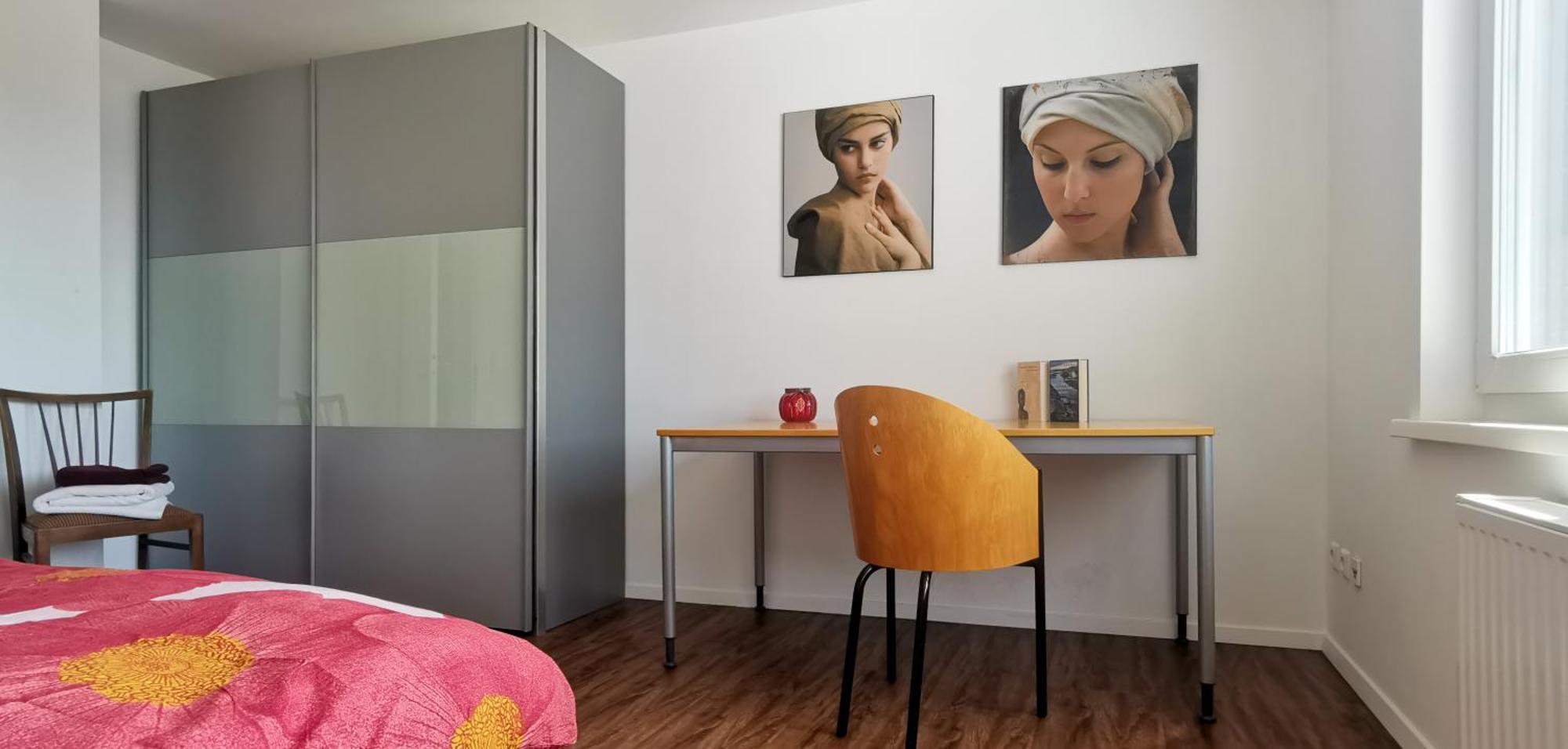 Apartment Esc Basel 50 Minuten, Mit 6 Schlafzimmern Fuer 12 Gaeste Und Mehr *