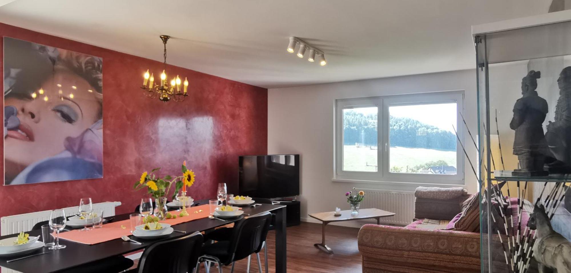 Esc Basel 50 Minuten, Mit 6 Schlafzimmern Fuer 12 Gaeste Und Mehr Apartment *
