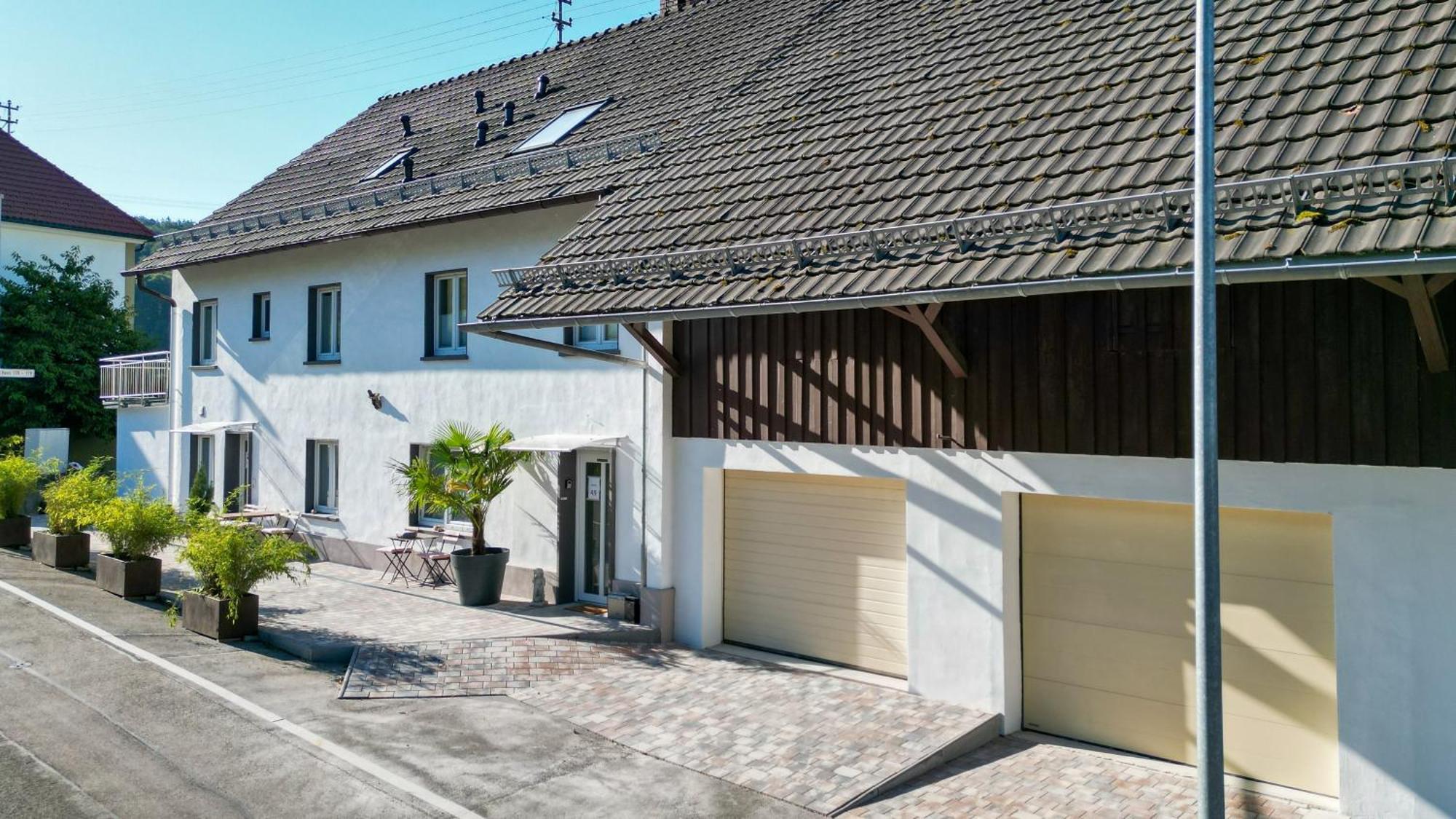 Esc Basel 50 Minuten, Mit 6 Schlafzimmern Fuer 12 Gaeste Und Mehr Apartment Waldshut-Tiengen