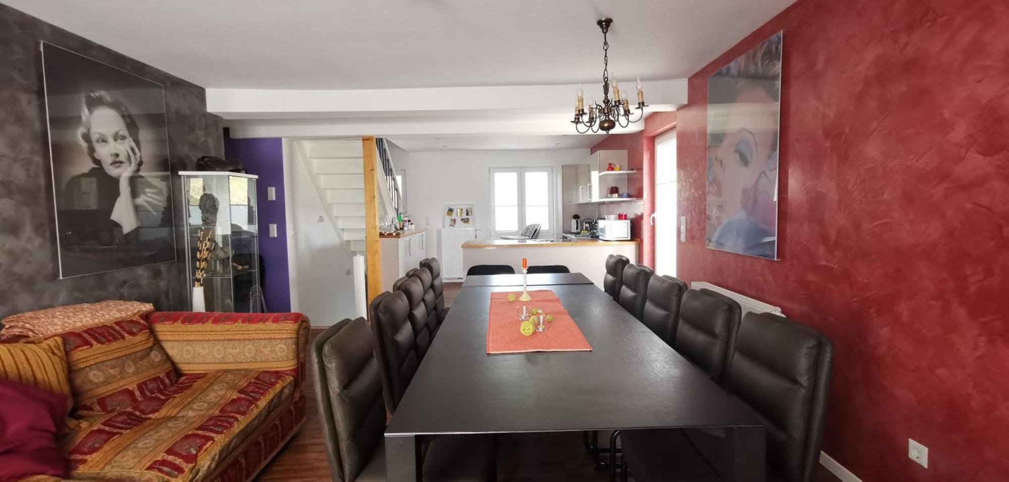 Esc Basel 50 Minuten, Mit 6 Schlafzimmern Fuer 12 Gaeste Und Mehr Apartment *